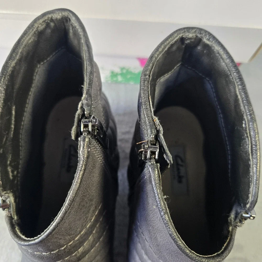 Clarks Womens Metallic Pewter Grey Quilted Leather Ankle‎ Boots 9.5M 26103989